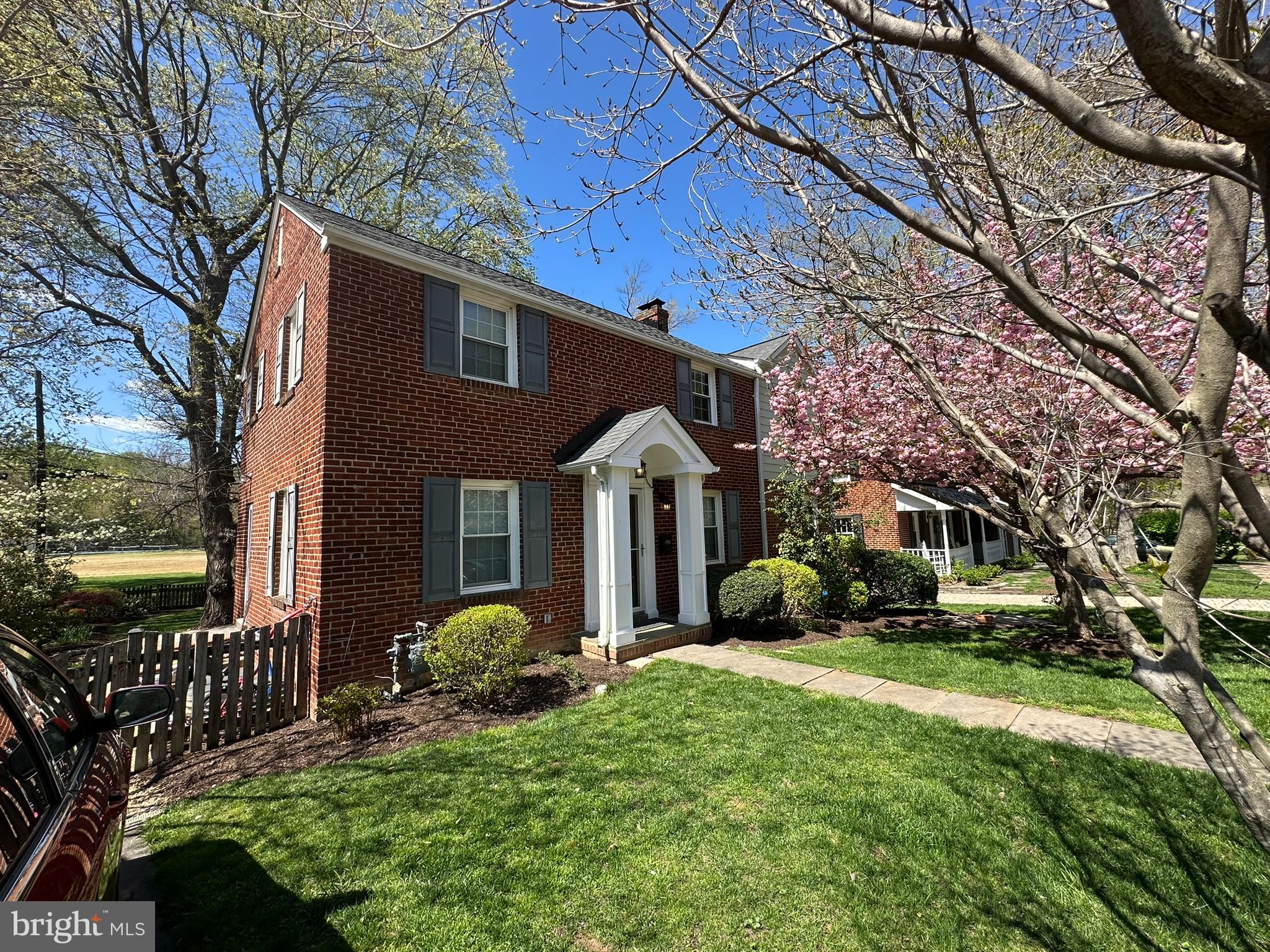 MADISON MANOR - Residential