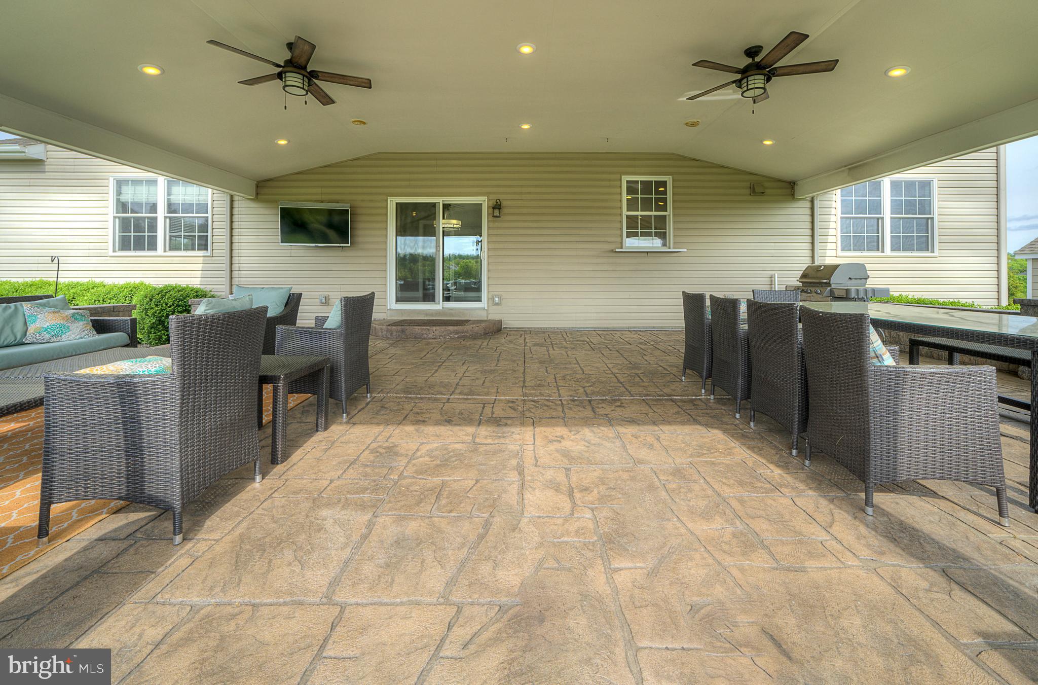 NORTH POINTE - Residential