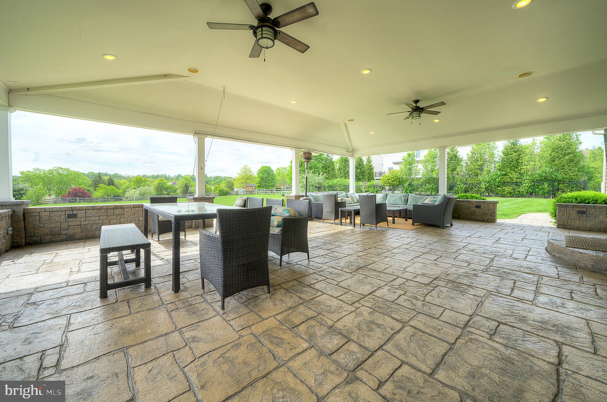 NORTH POINTE - Residential
