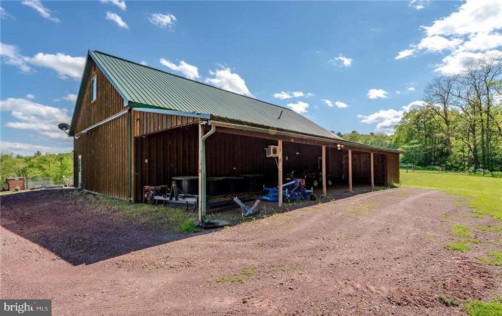 NOT IN A DEVELOPMENT - Farm