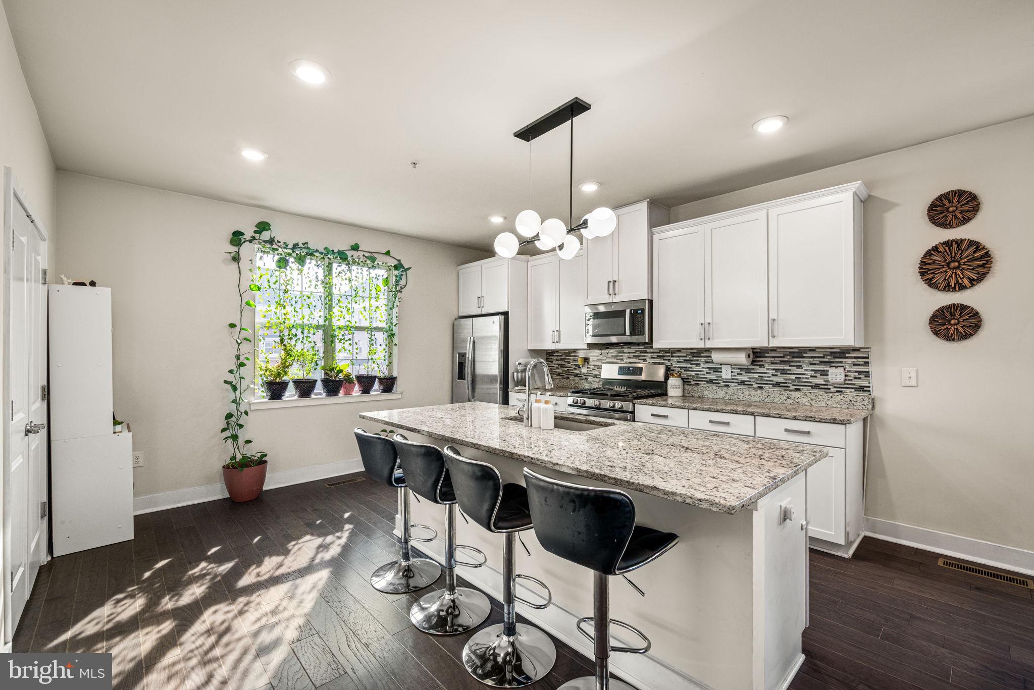 WATERSIDE - Residential