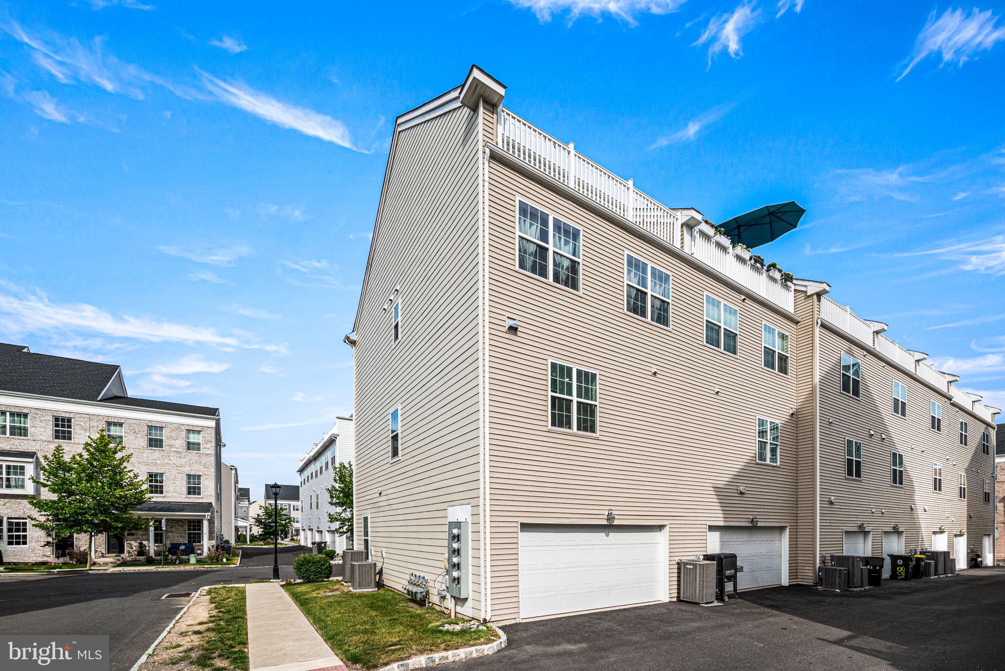 WATERSIDE - Residential