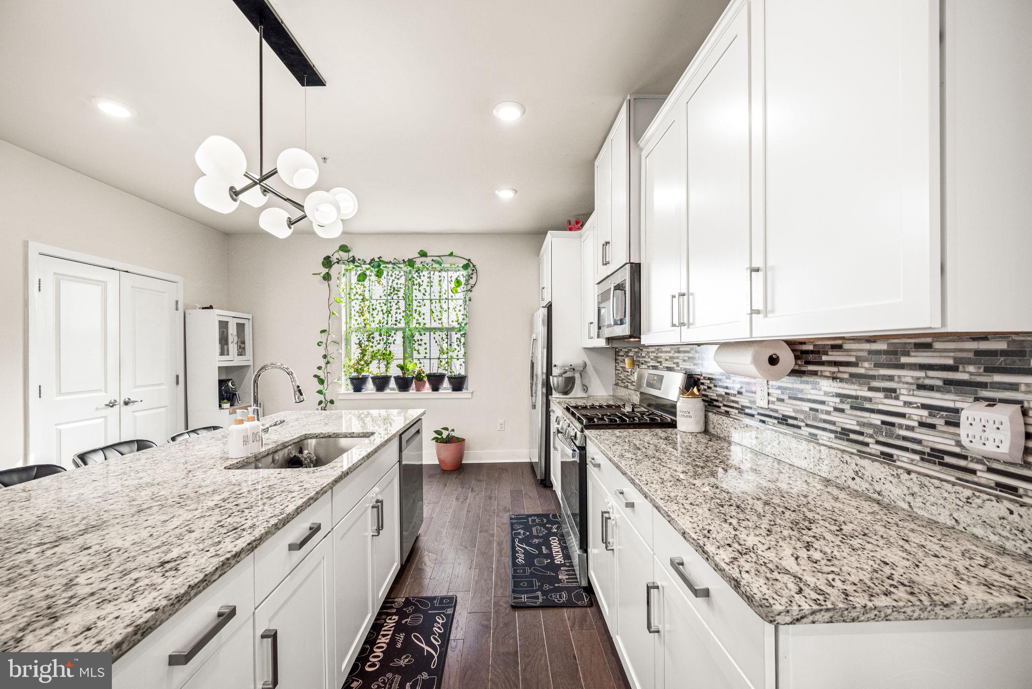 WATERSIDE - Residential