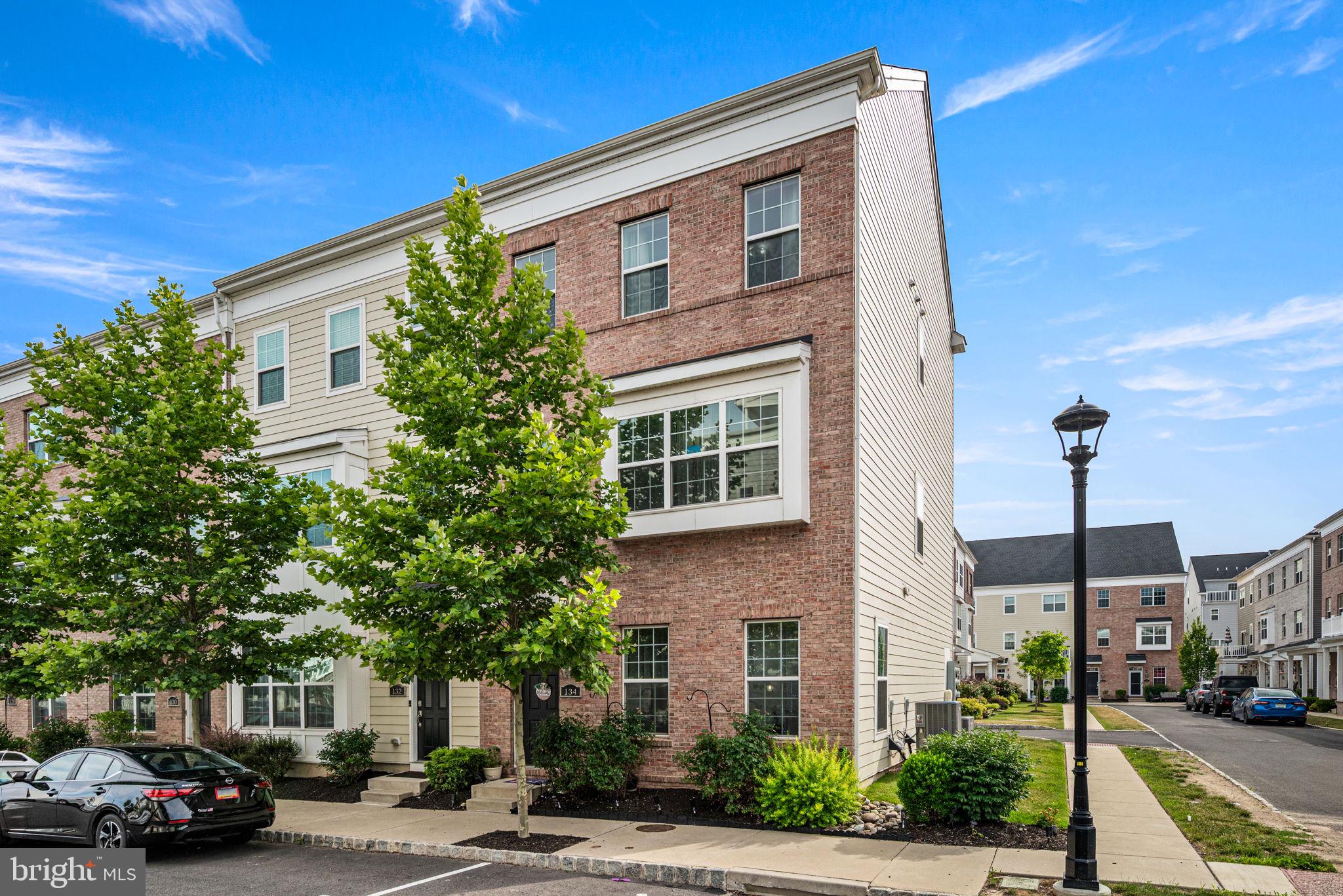 WATERSIDE - Residential