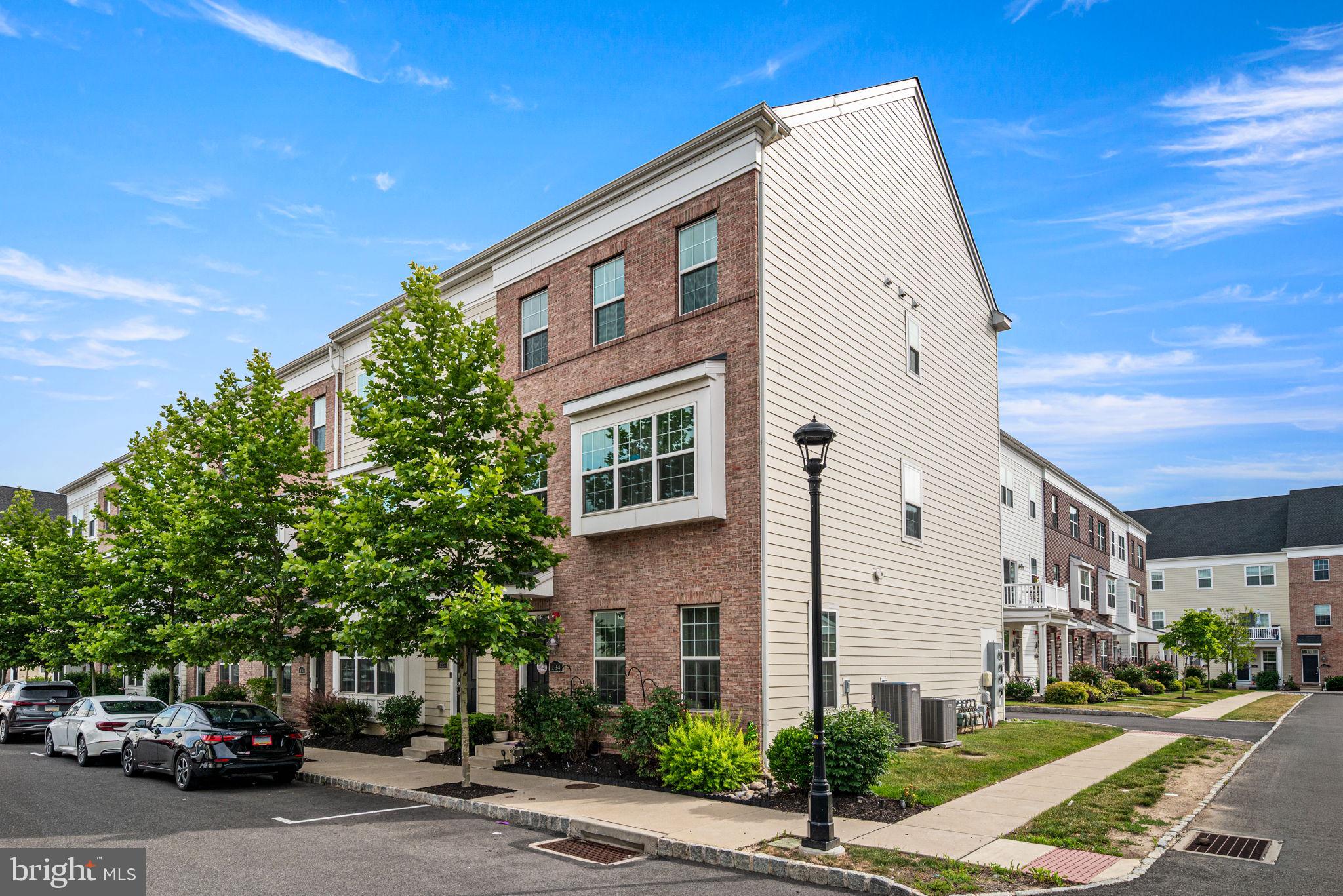 WATERSIDE - Residential