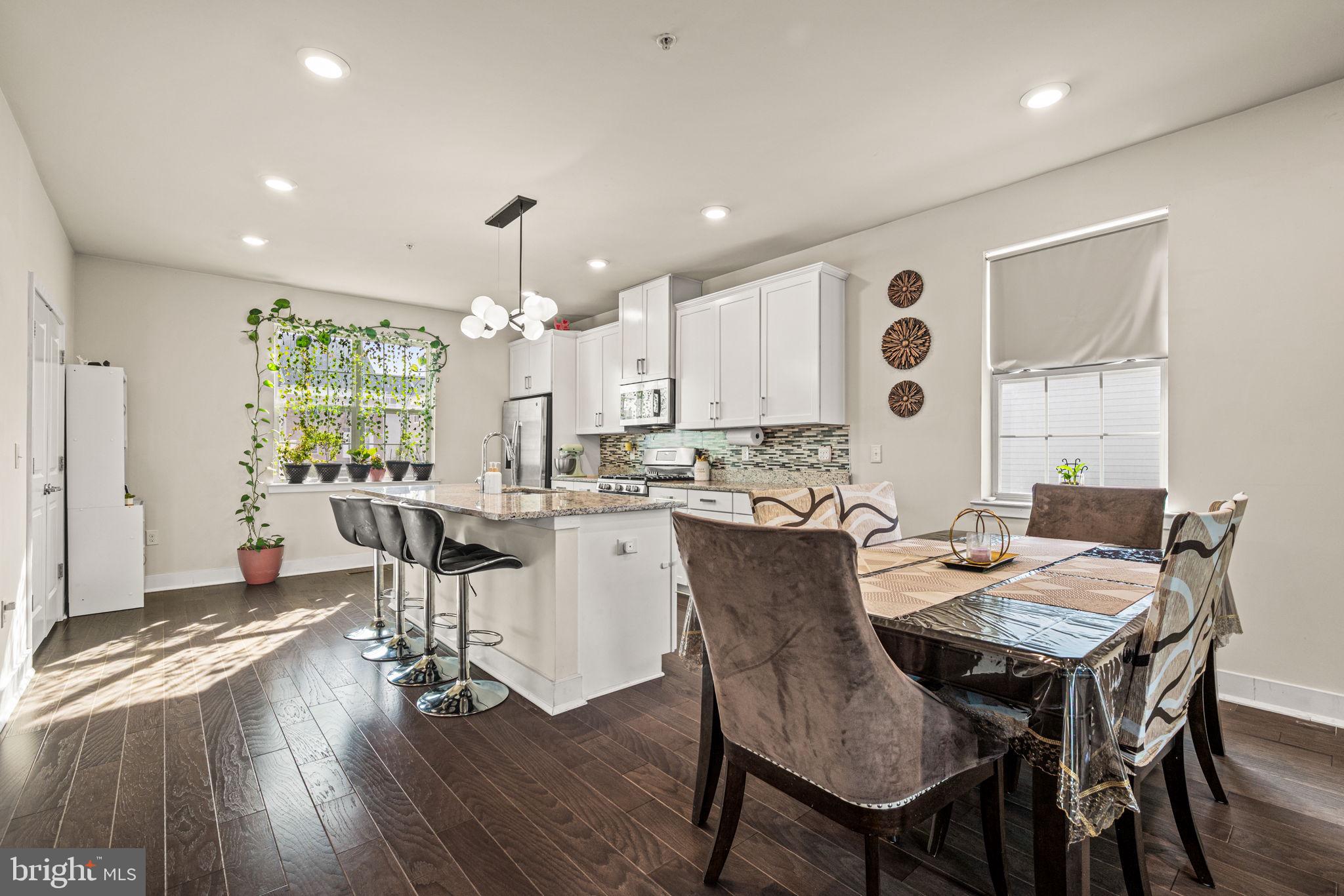 WATERSIDE - Residential