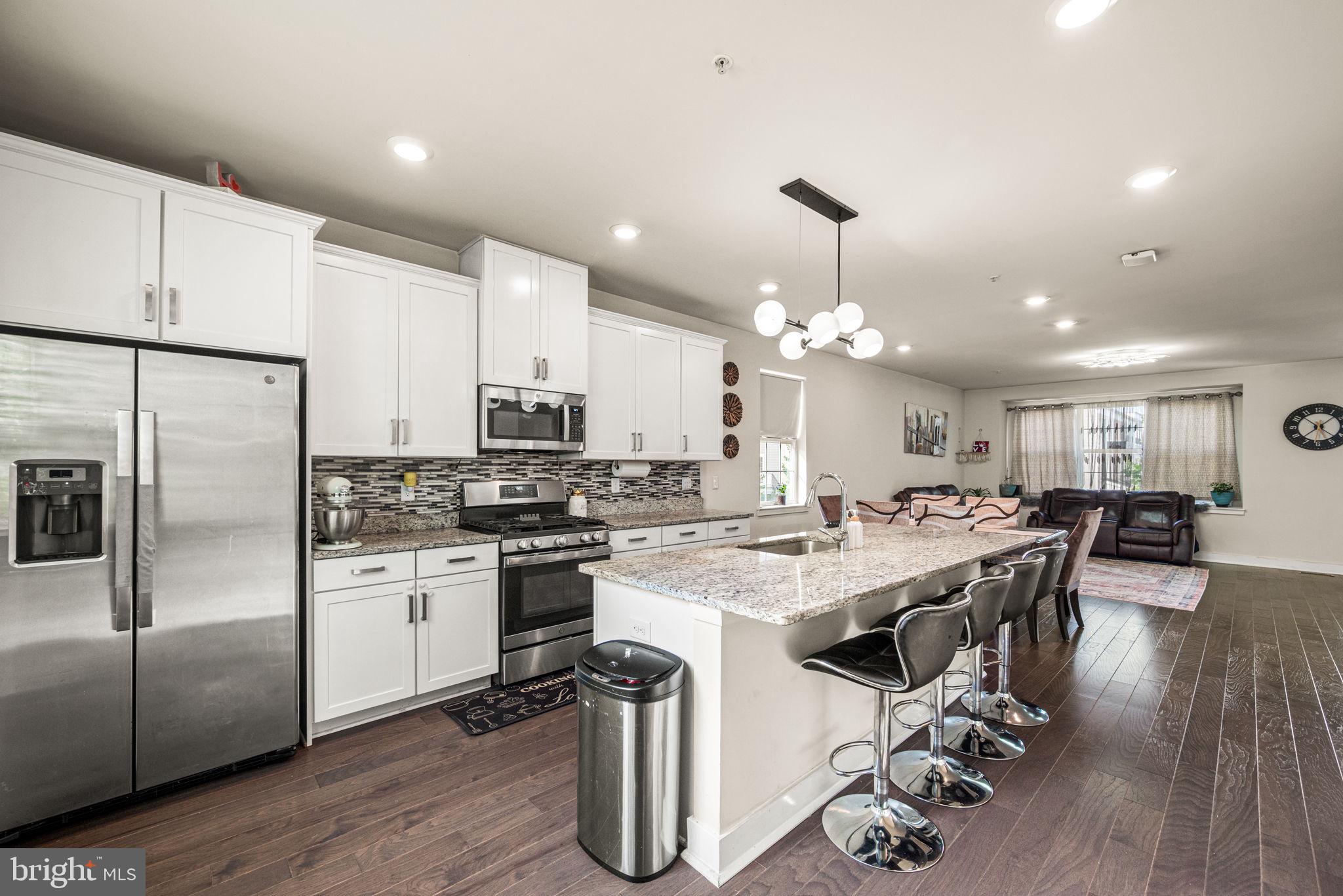 WATERSIDE - Residential