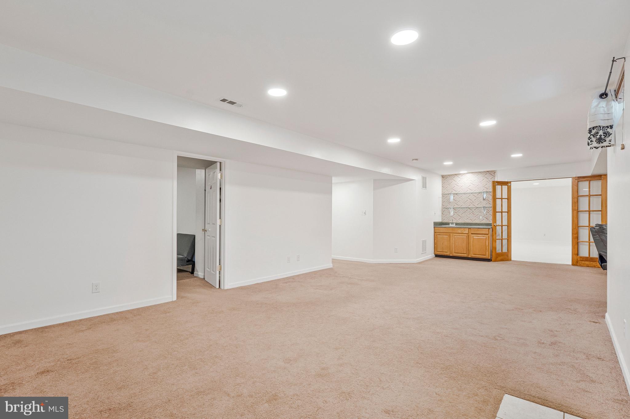 SOMERSET - Residential