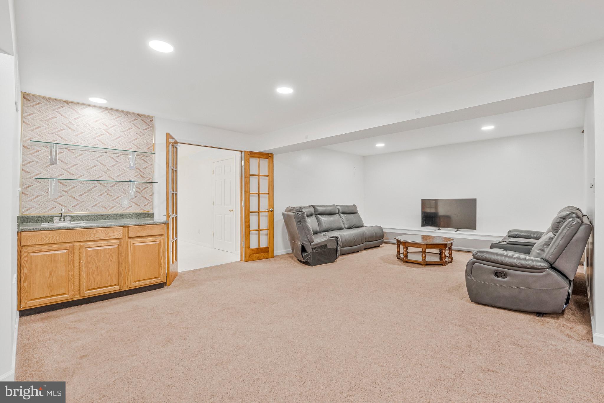 SOMERSET - Residential