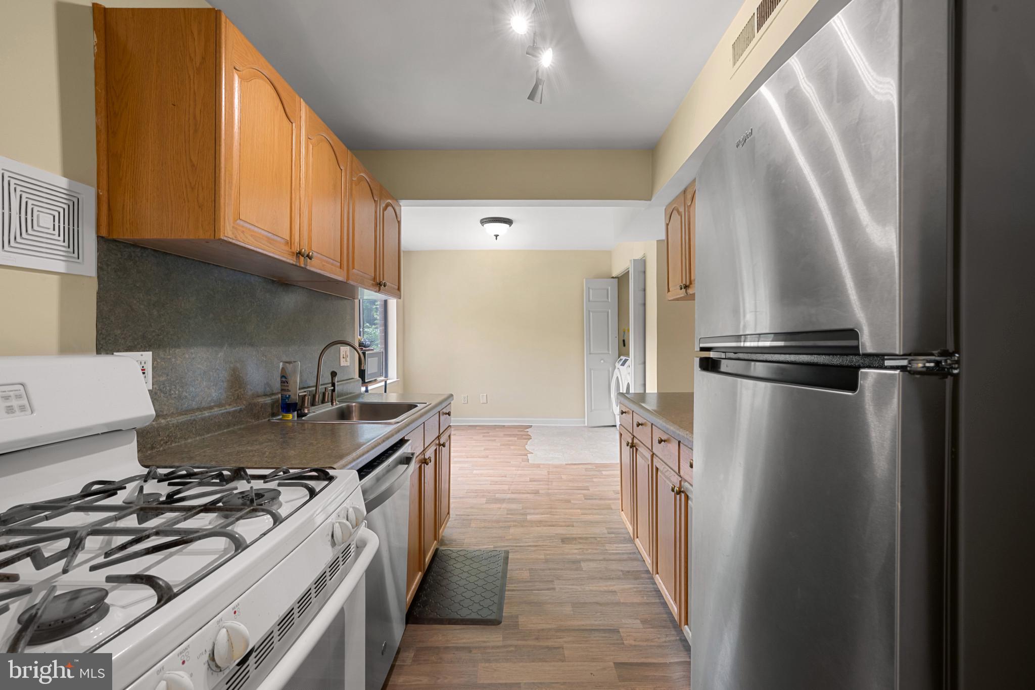 CHERRY GLEN CONDOS - Residential