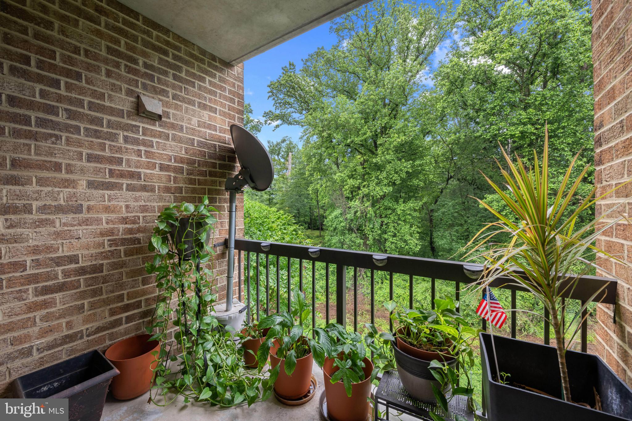 CHERRY GLEN CONDOS - Residential