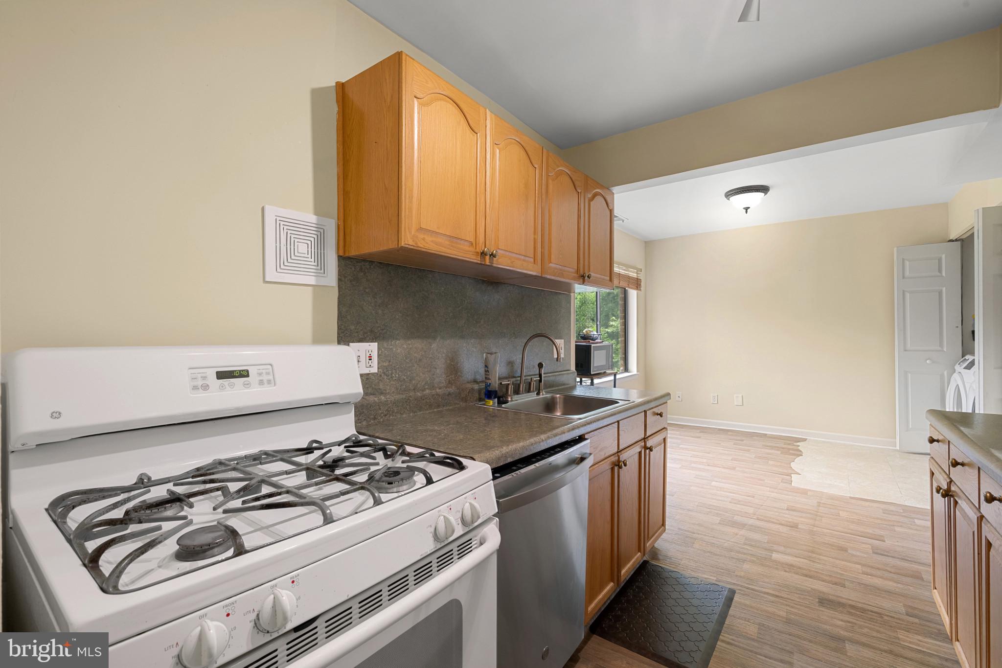 CHERRY GLEN CONDOS - Residential
