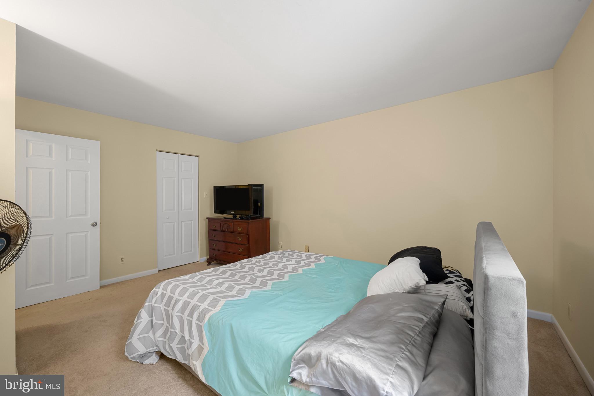 CHERRY GLEN CONDOS - Residential