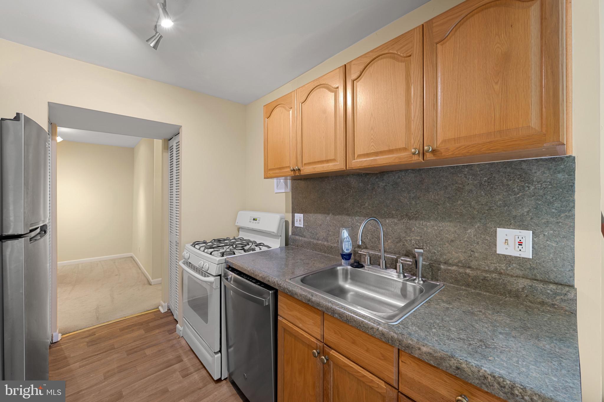 CHERRY GLEN CONDOS - Residential
