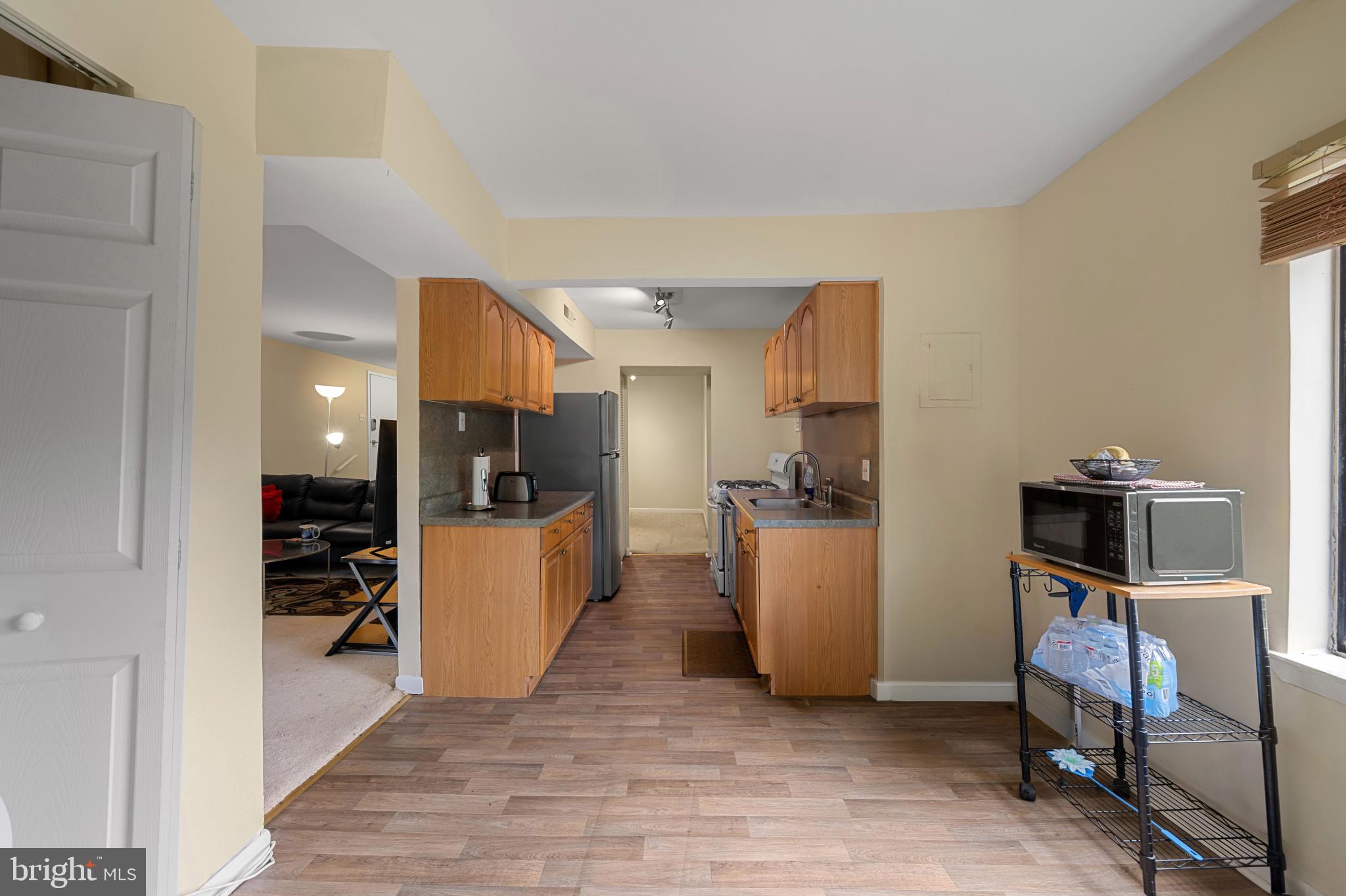 CHERRY GLEN CONDOS - Residential