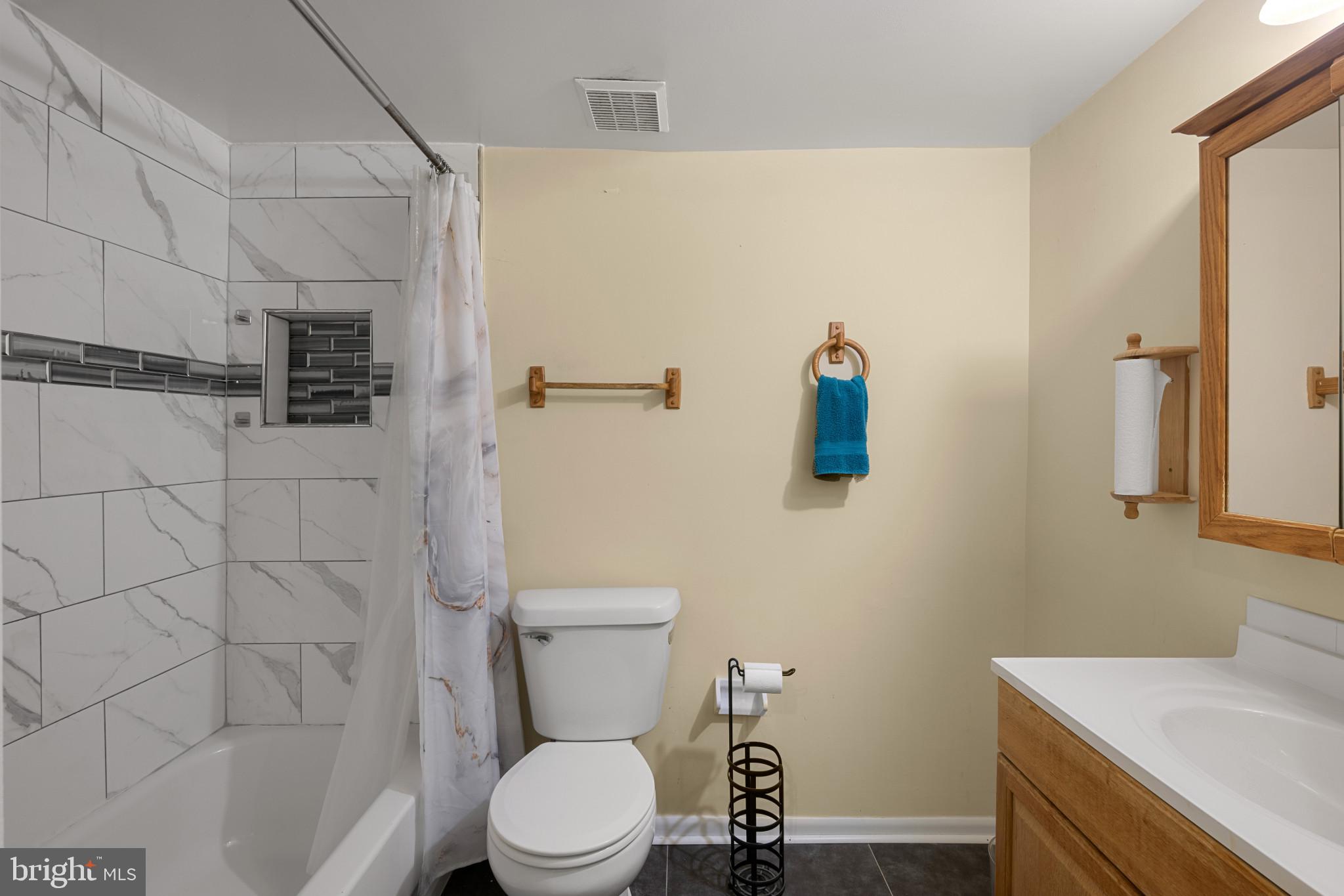 CHERRY GLEN CONDOS - Residential
