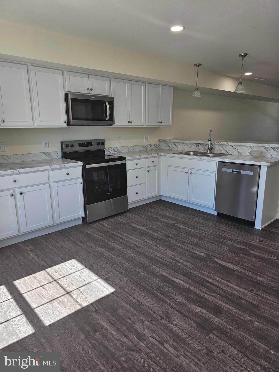 ROJAN MEADOWS - Residential