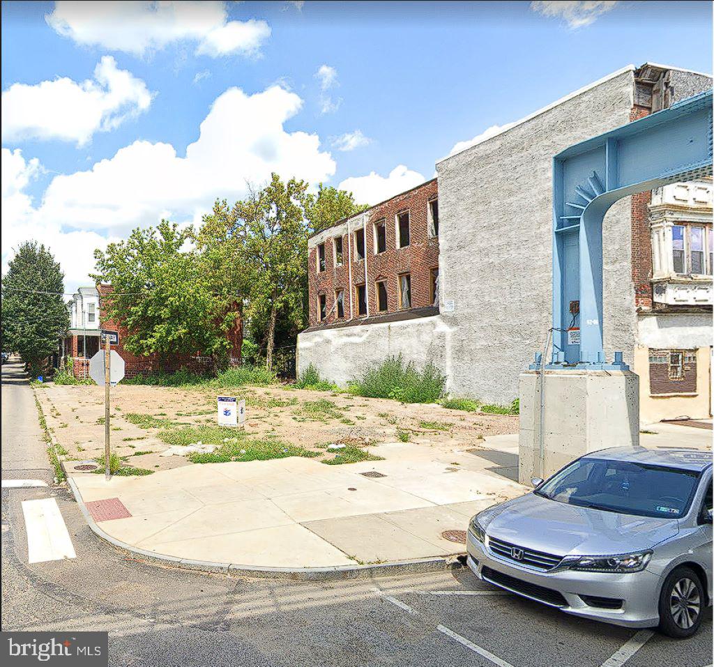 Great location. Great opportunity. Zoned CMX2