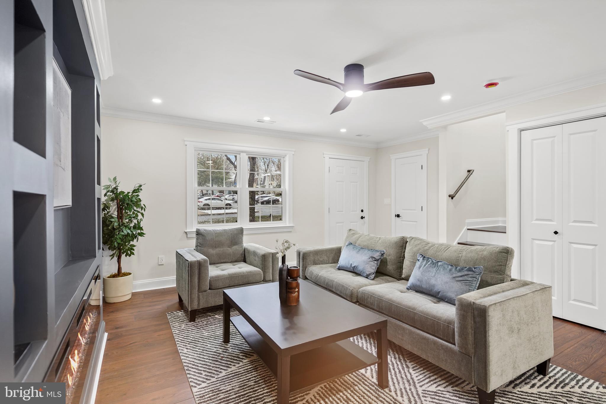 LONDON WOODS - Residential