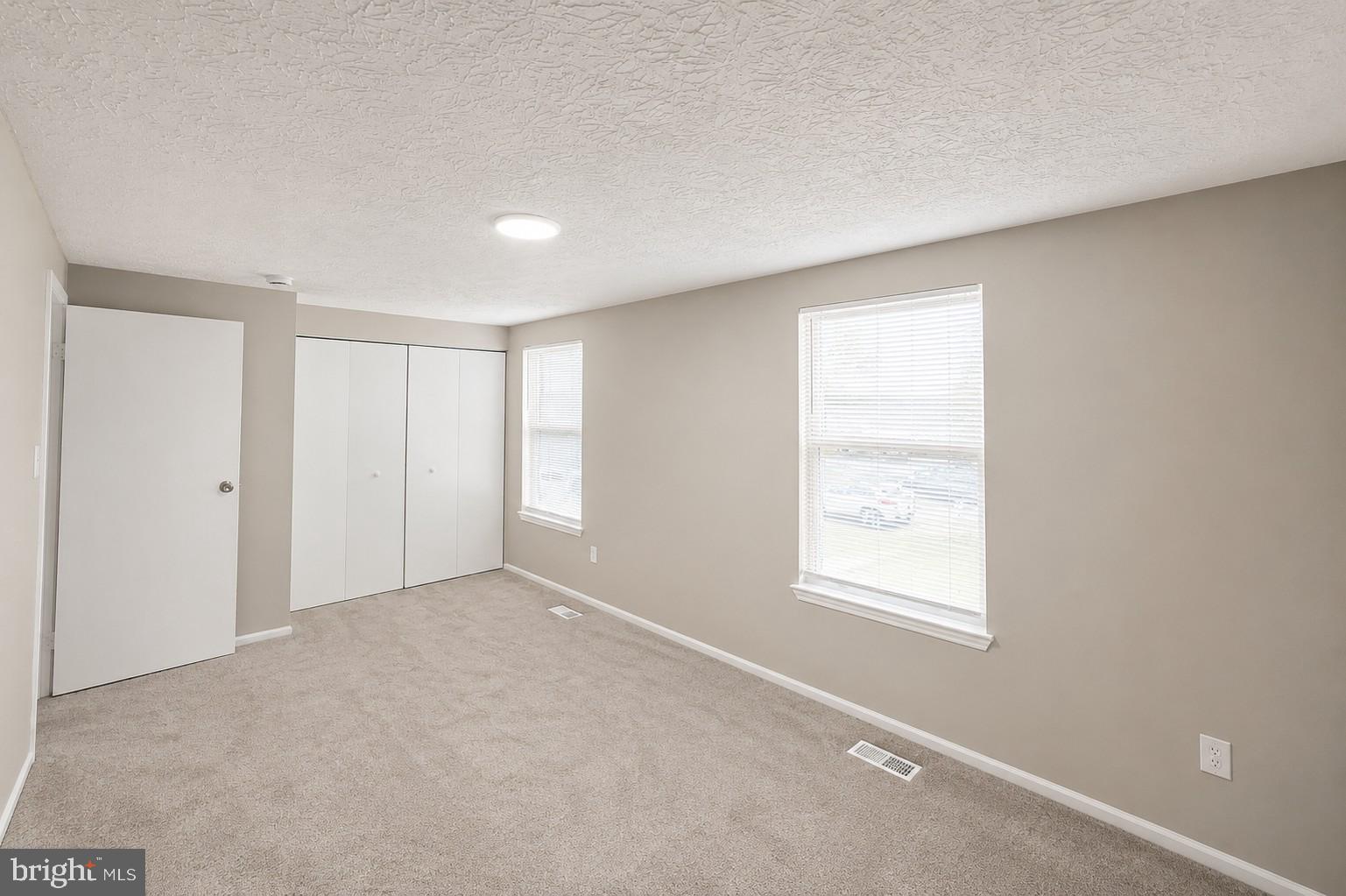 OAK POND - Residential