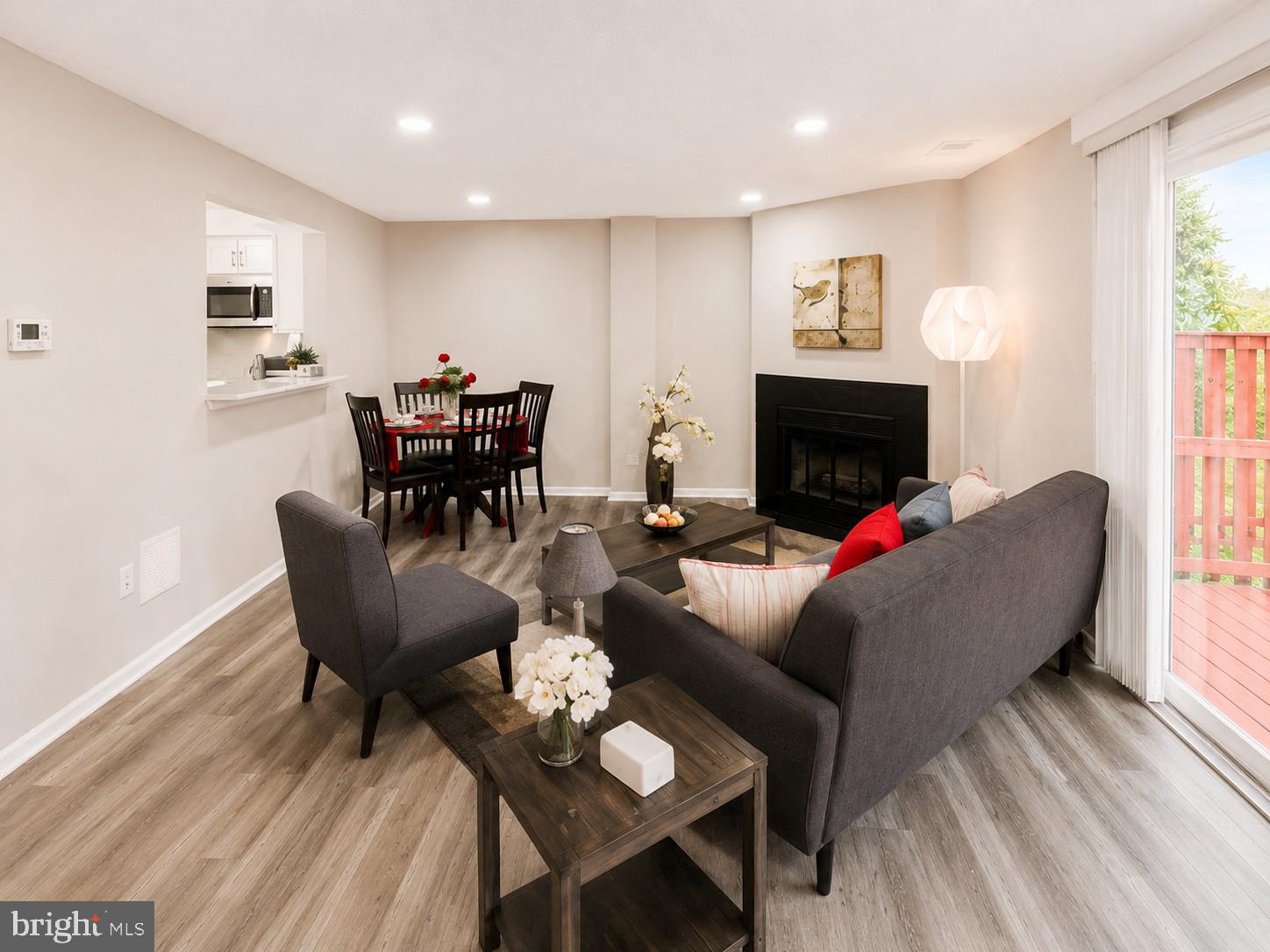 OAK POND - Residential