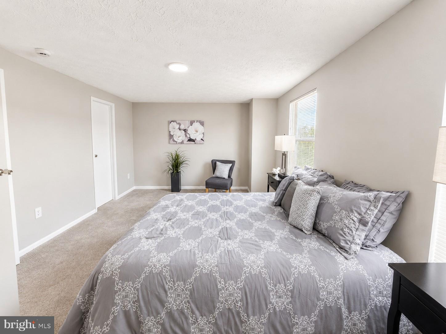 OAK POND - Residential