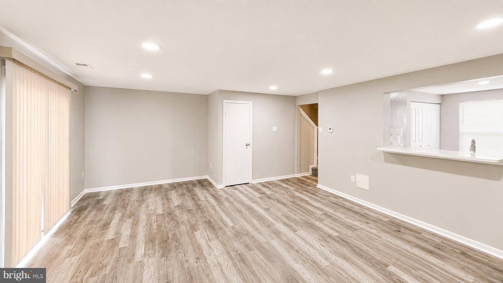 OAK POND - Residential