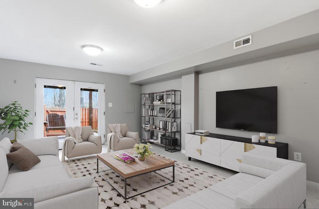 CENTREVILLE GREEN - Residential