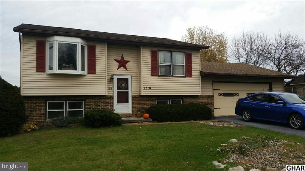 http://www.LebanonOpenHouses.com/Excellent living space in this split-level home. Attached 2 car garage, eat in kitchen, 3 bedrooms. Finished lower level, spacious fenced backyard and a multi level deck, perfect for entertaining or relaxation. Minutes from Hershey and downtown Palmyra.
