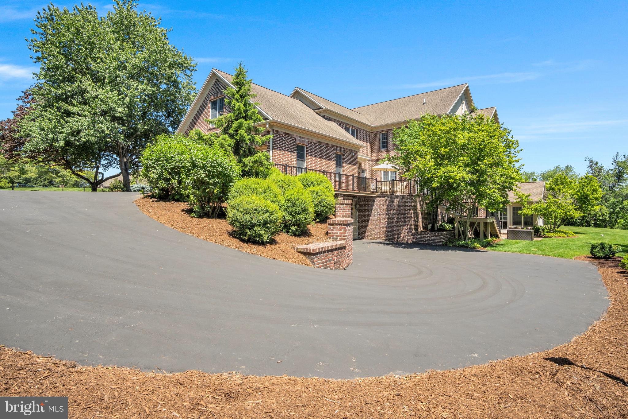 RICH VALLEY MANOR - Residential