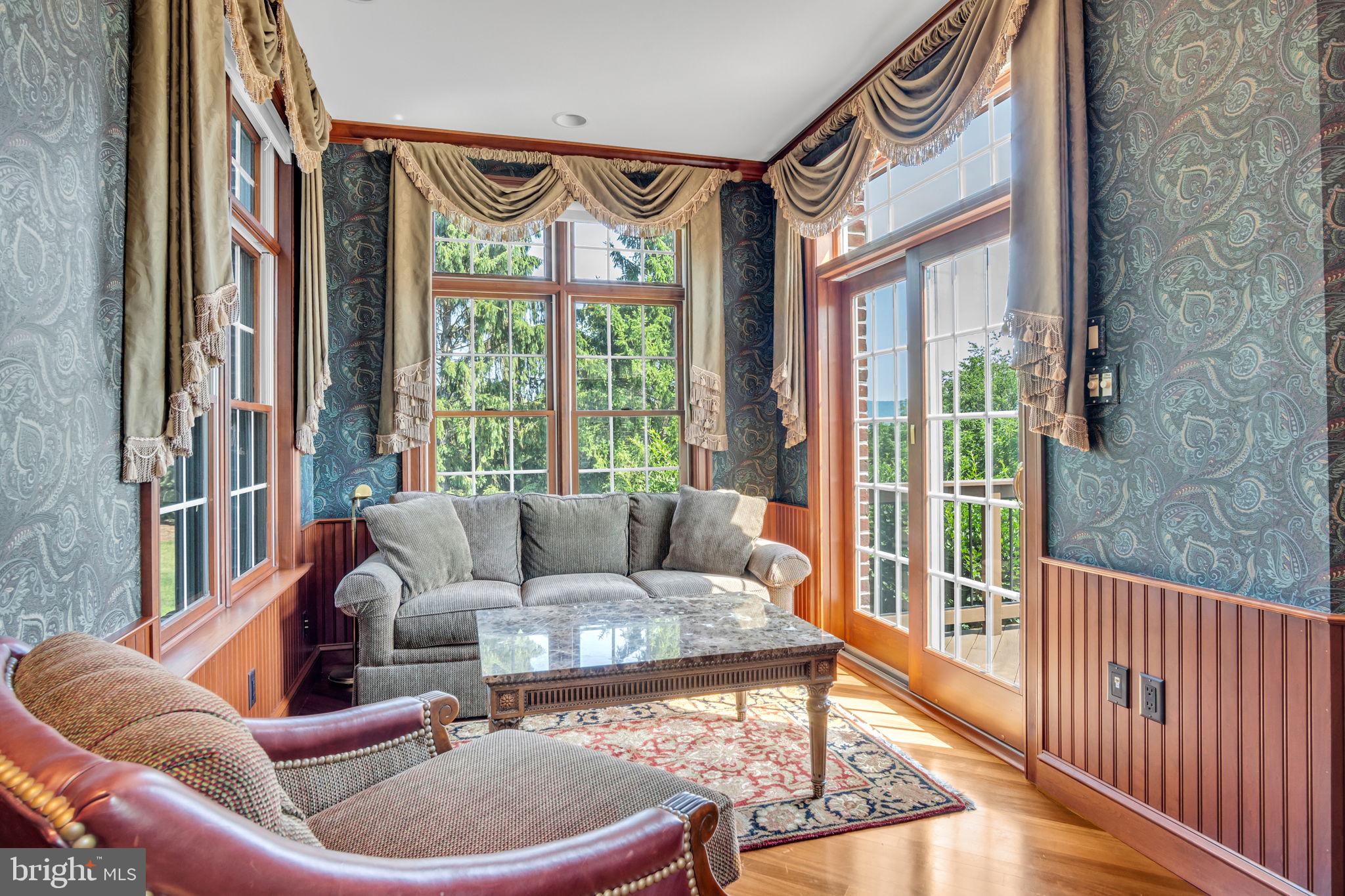 RICH VALLEY MANOR - Residential