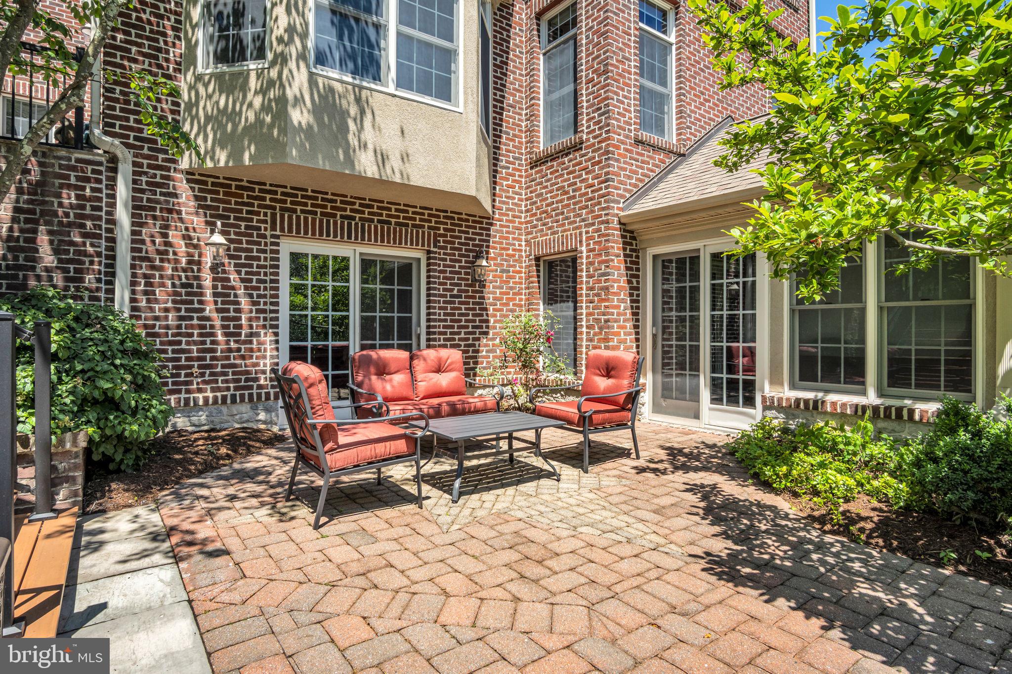 RICH VALLEY MANOR - Residential