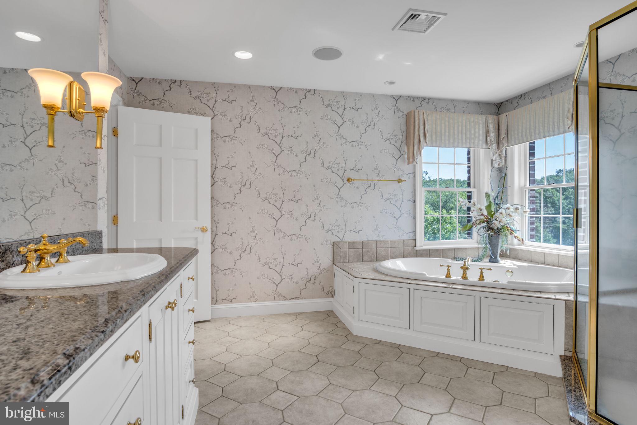 RICH VALLEY MANOR - Residential