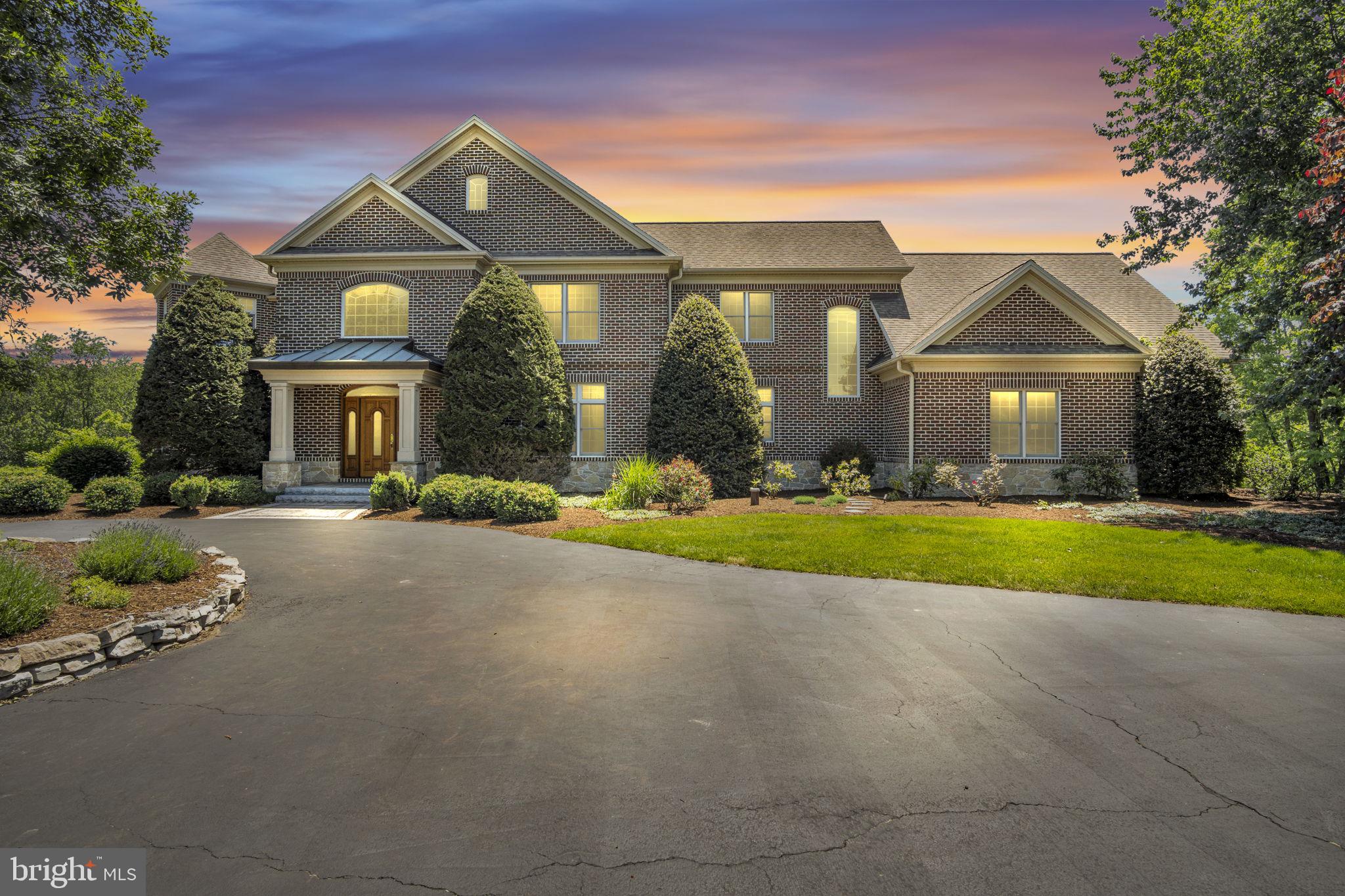 RICH VALLEY MANOR - Residential