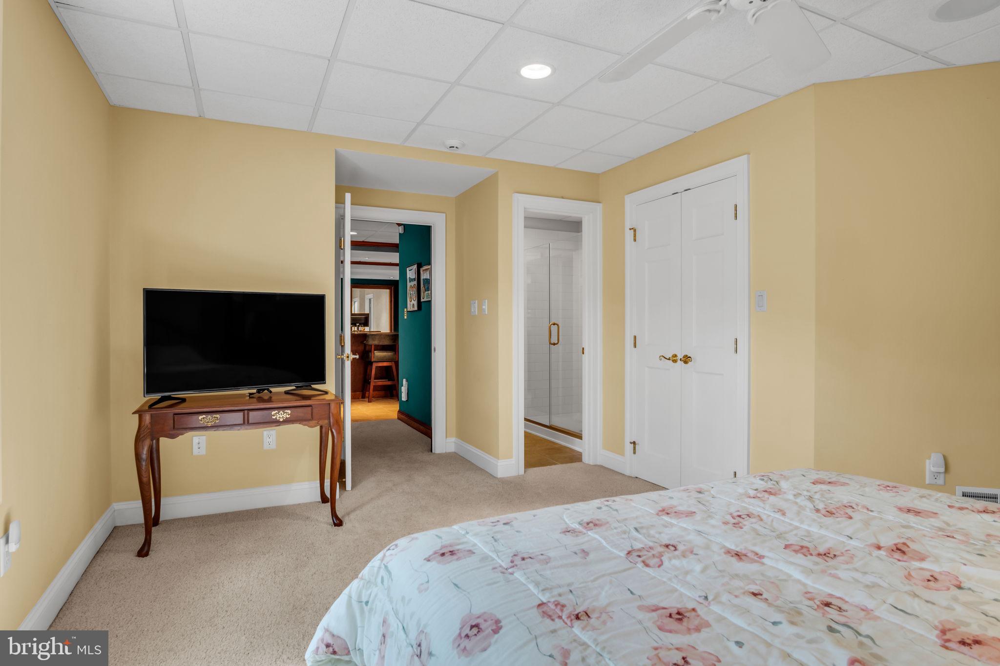 RICH VALLEY MANOR - Residential