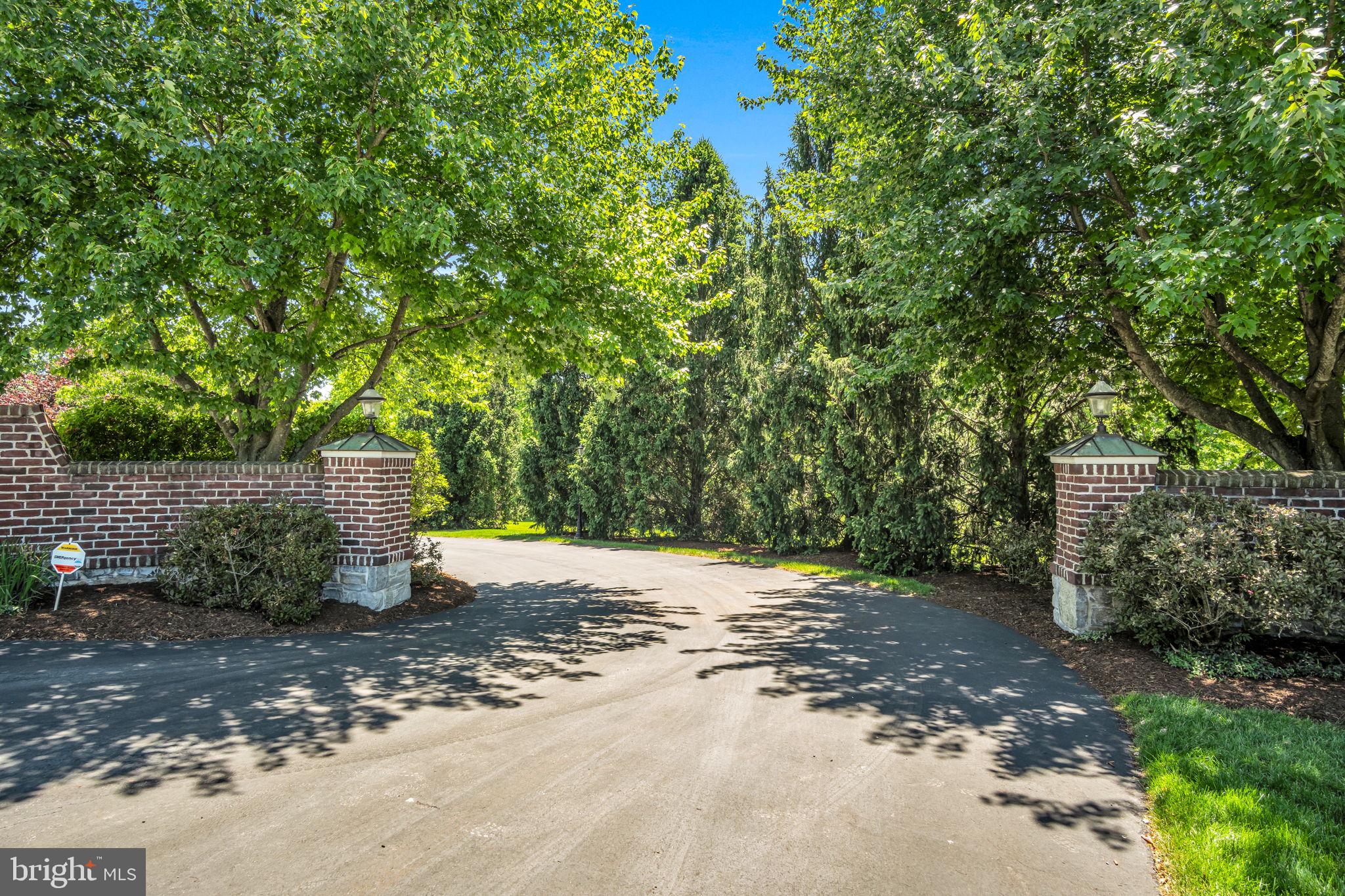 RICH VALLEY MANOR - Residential