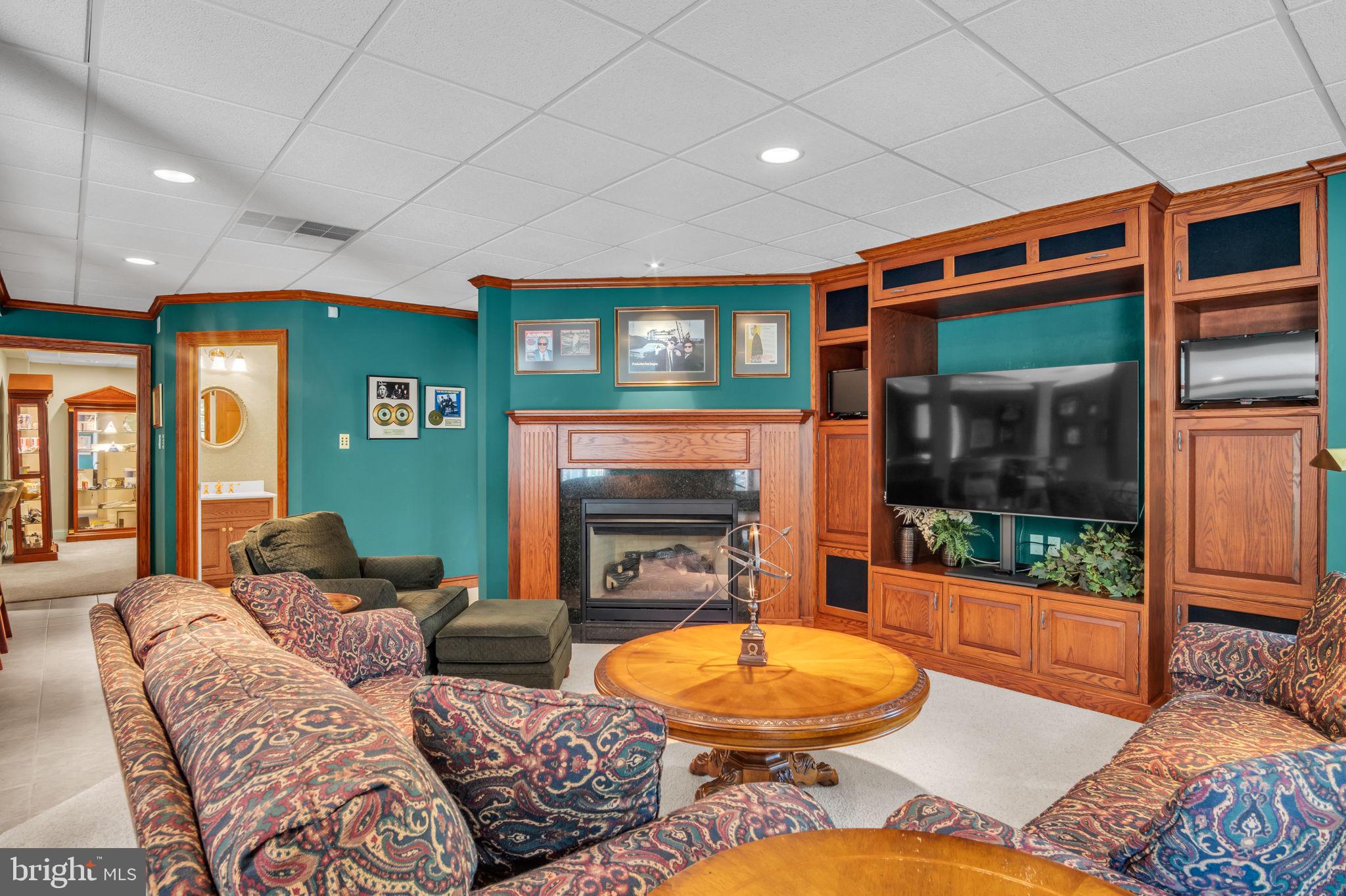 RICH VALLEY MANOR - Residential