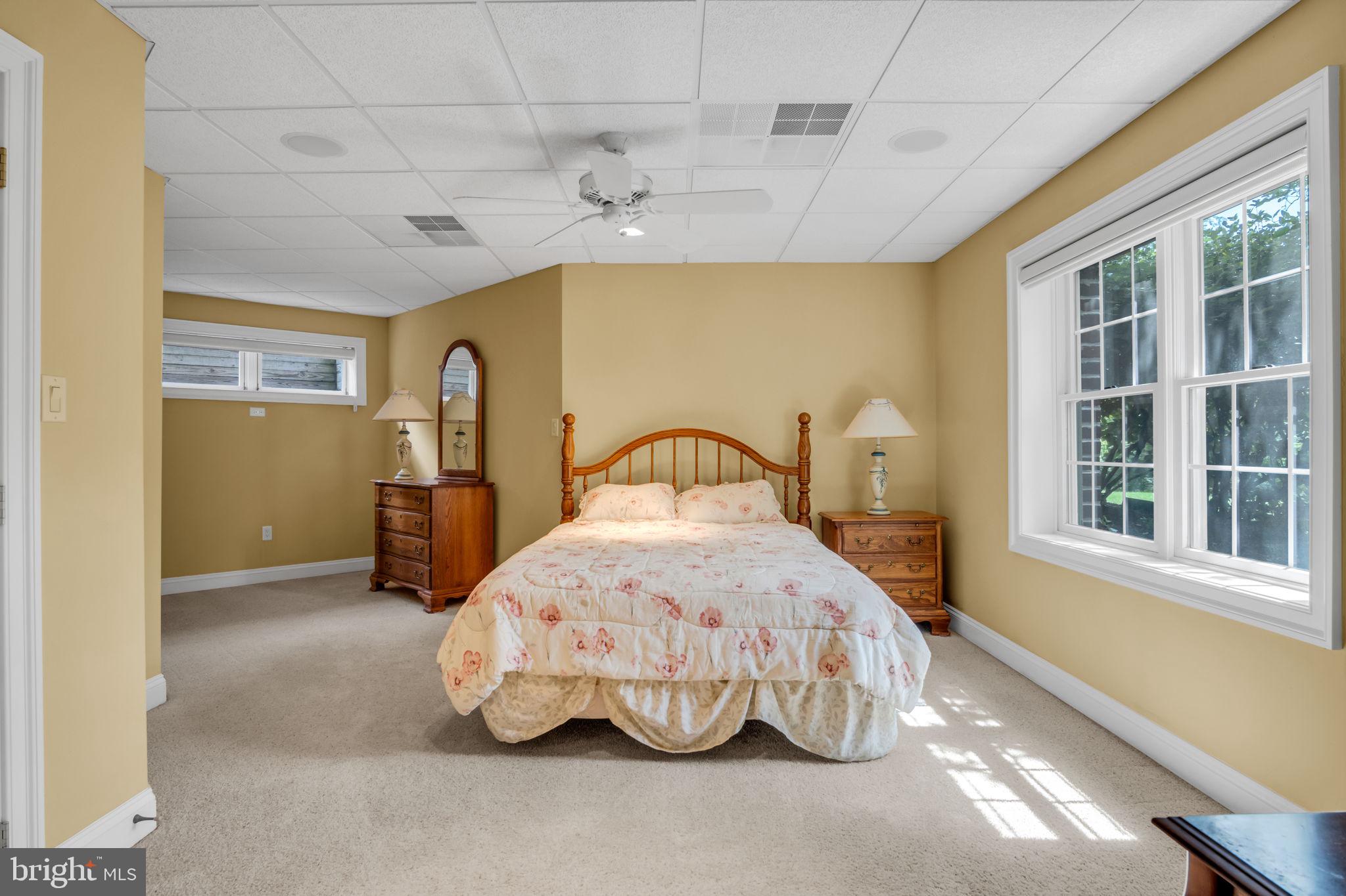 RICH VALLEY MANOR - Residential