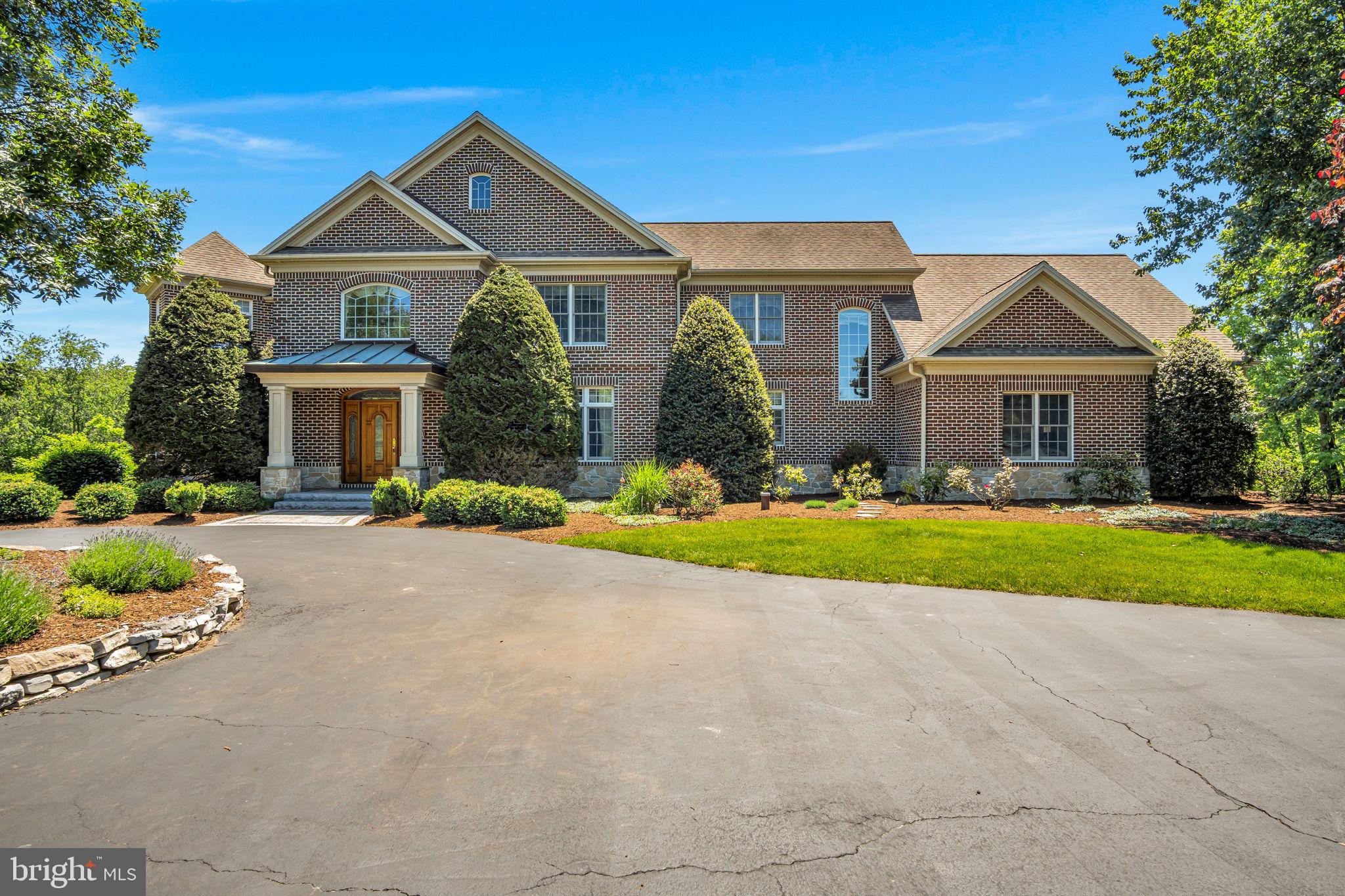 RICH VALLEY MANOR - Residential