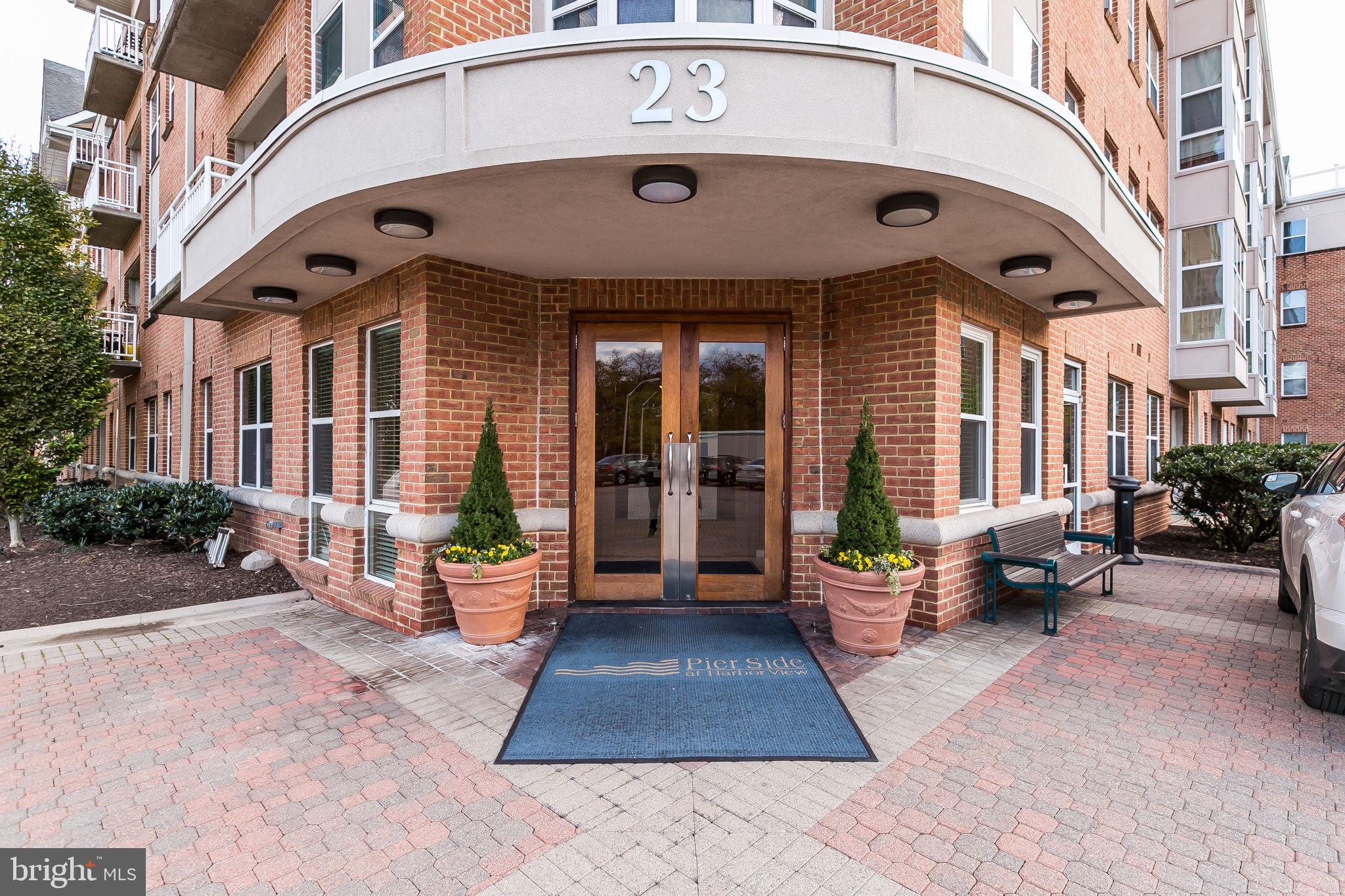 PIERSIDE AT HARBORVIEW - Residential
