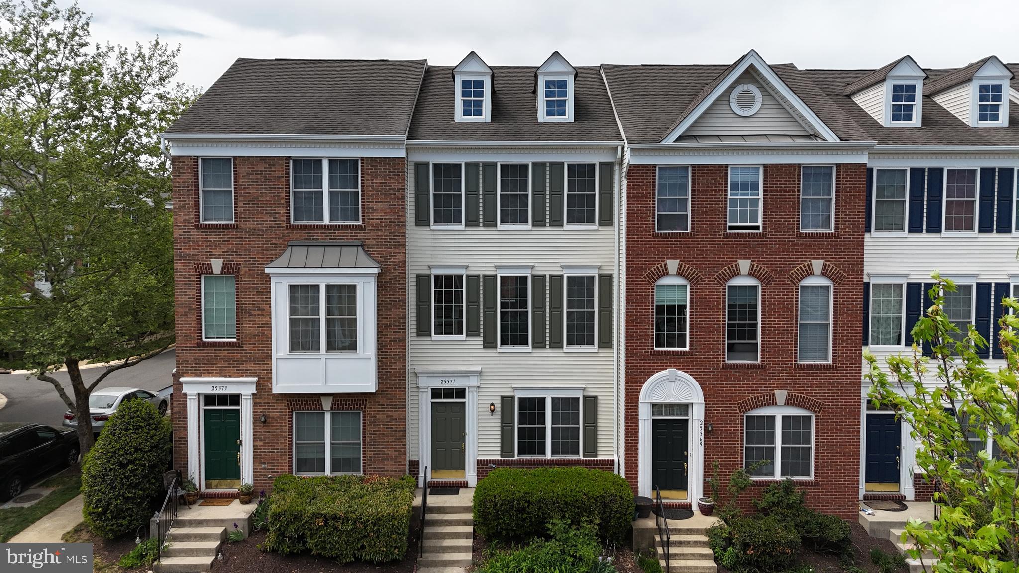 SOUTH RIDING - Residential