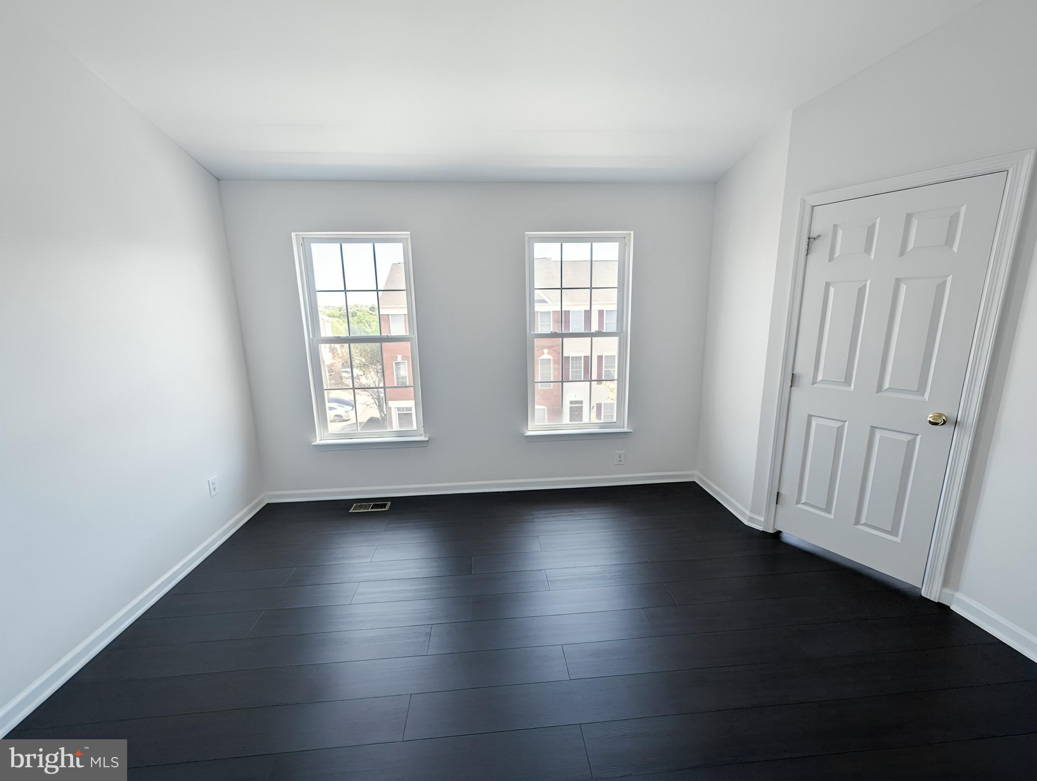 SOUTH RIDING - Residential