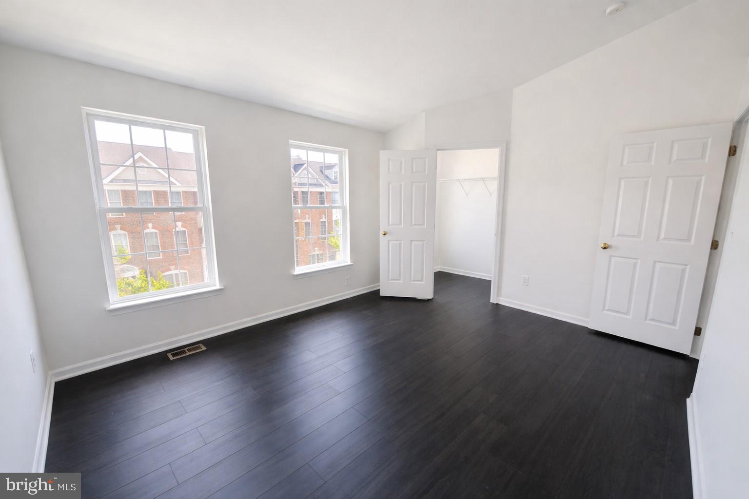 SOUTH RIDING - Residential