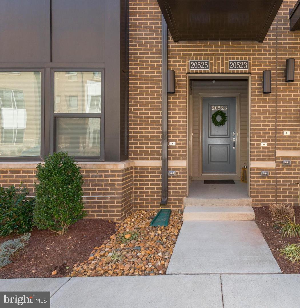 ONE LOUDOUN - Residential Lease