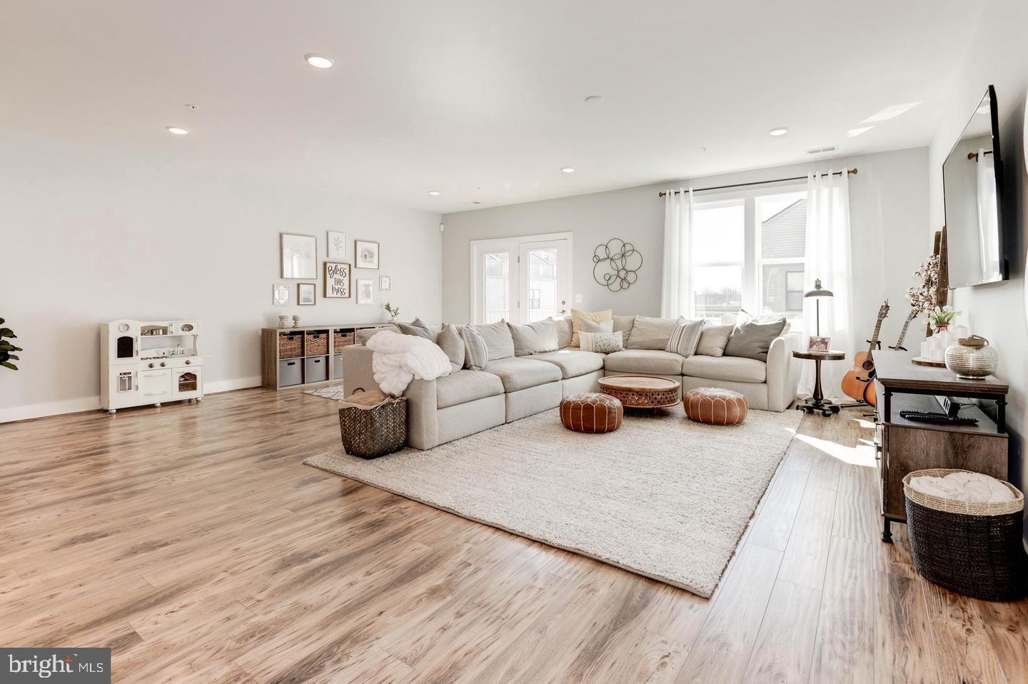 ONE LOUDOUN - Residential Lease