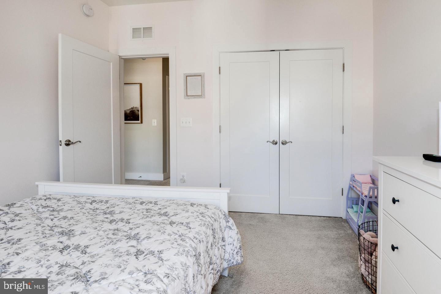 ONE LOUDOUN - Residential Lease
