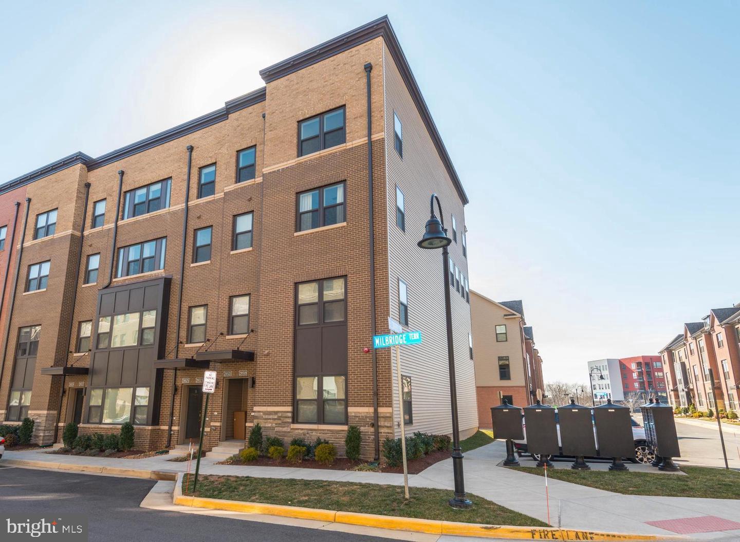 ONE LOUDOUN - Residential Lease