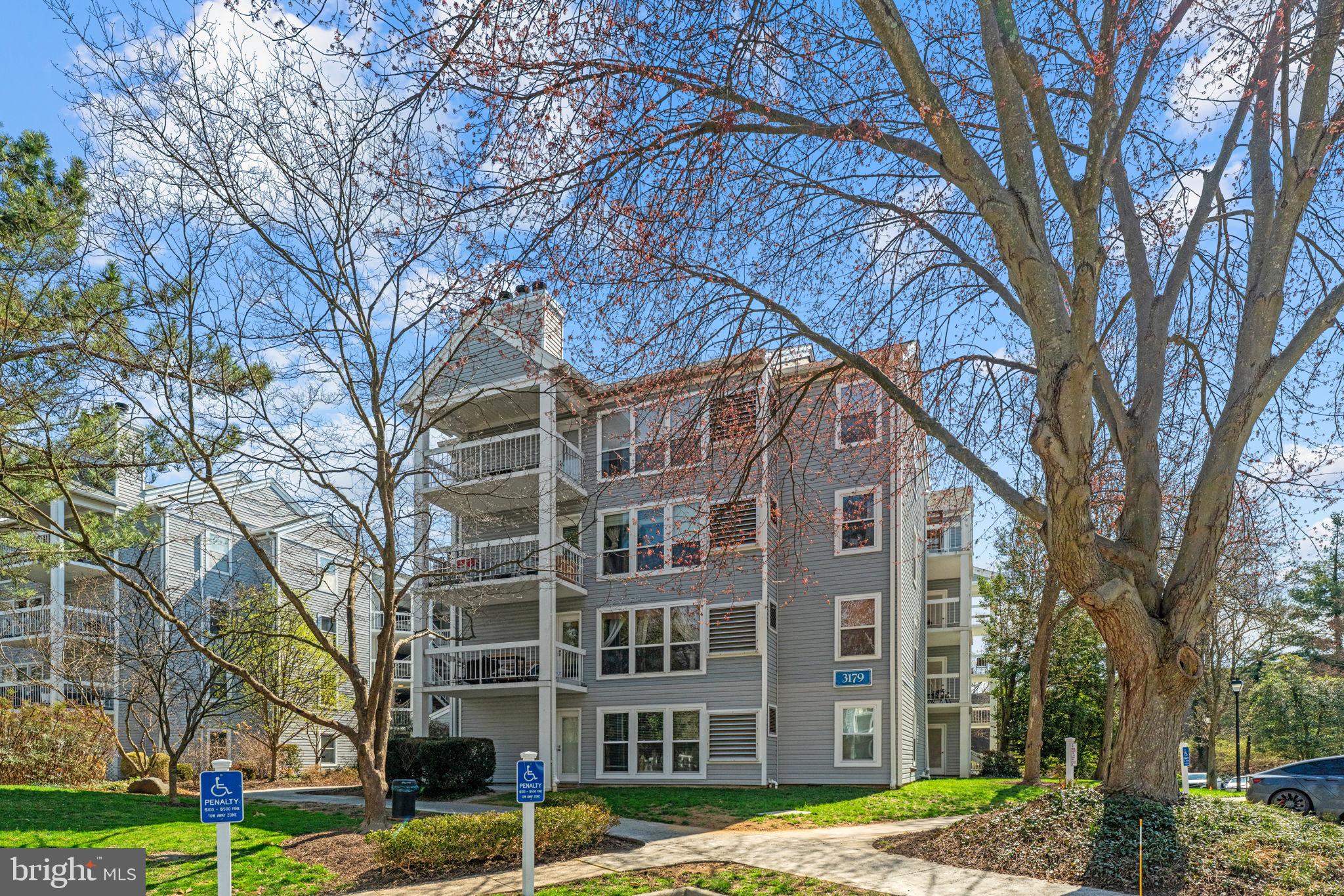 FOUR WINDS AT OAKTON - Residential