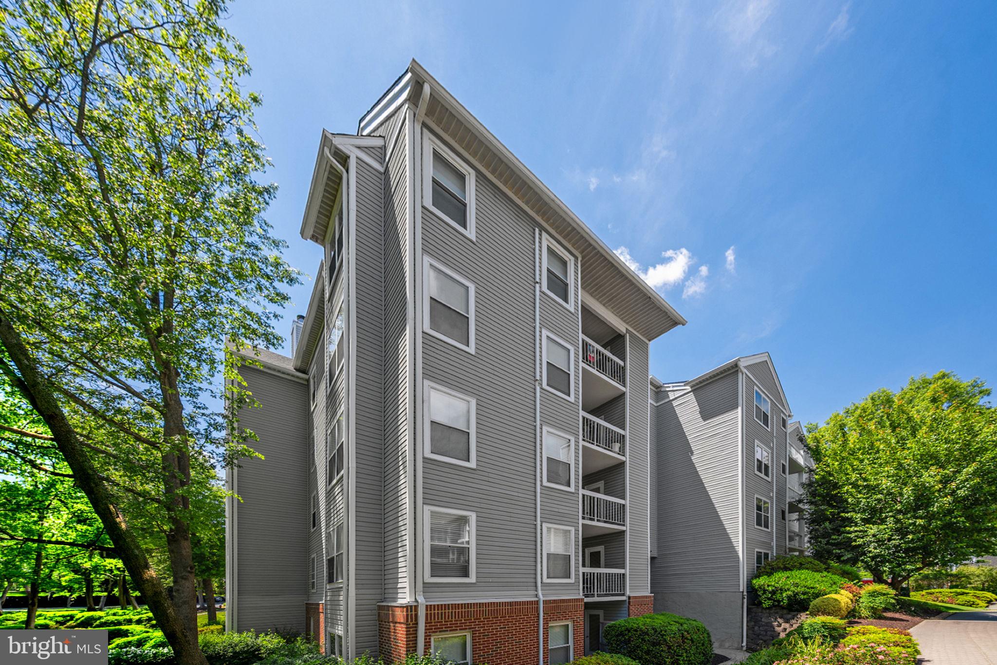 FOUR WINDS AT OAKTON - Residential