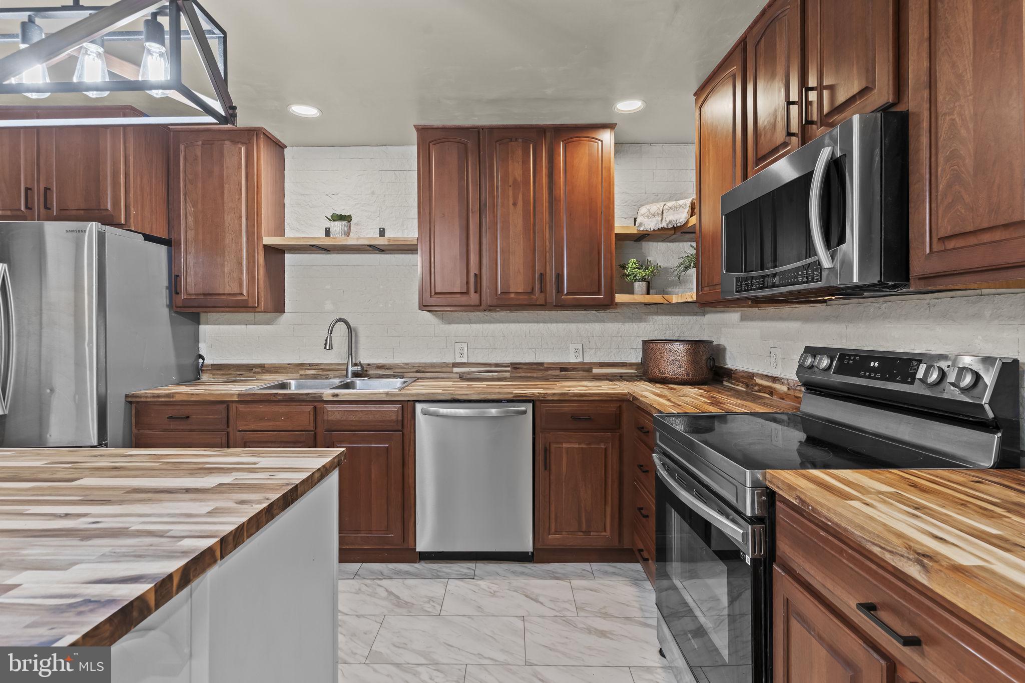 EDEN ESTATES - Residential